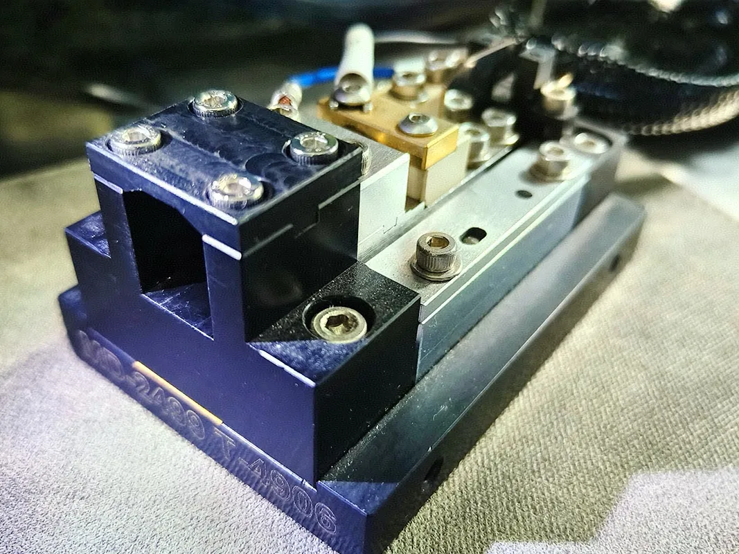 Fakra 连接器中心端子深度检查治具